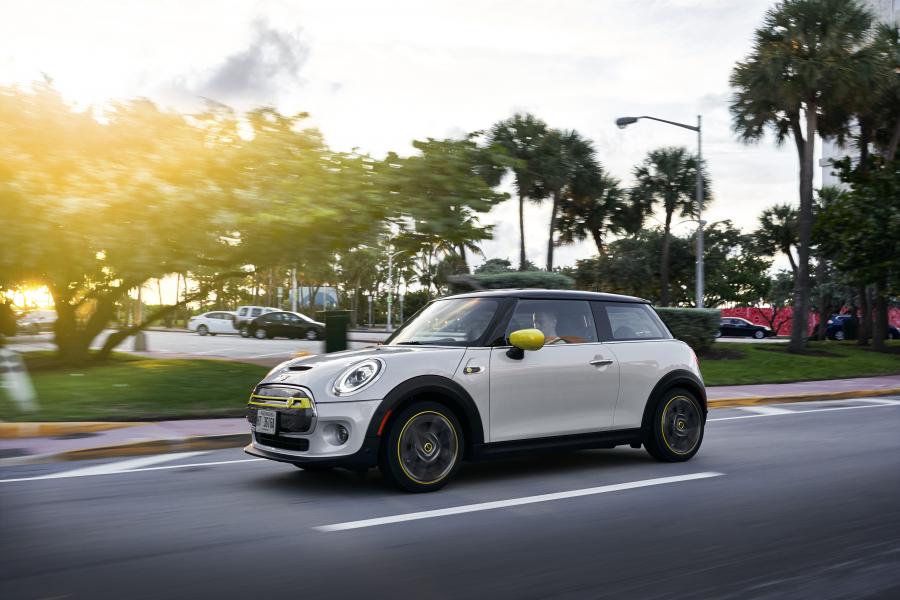  Mini Cooper SE (F56) 2020 года  (NA) (фото 14 из 342)